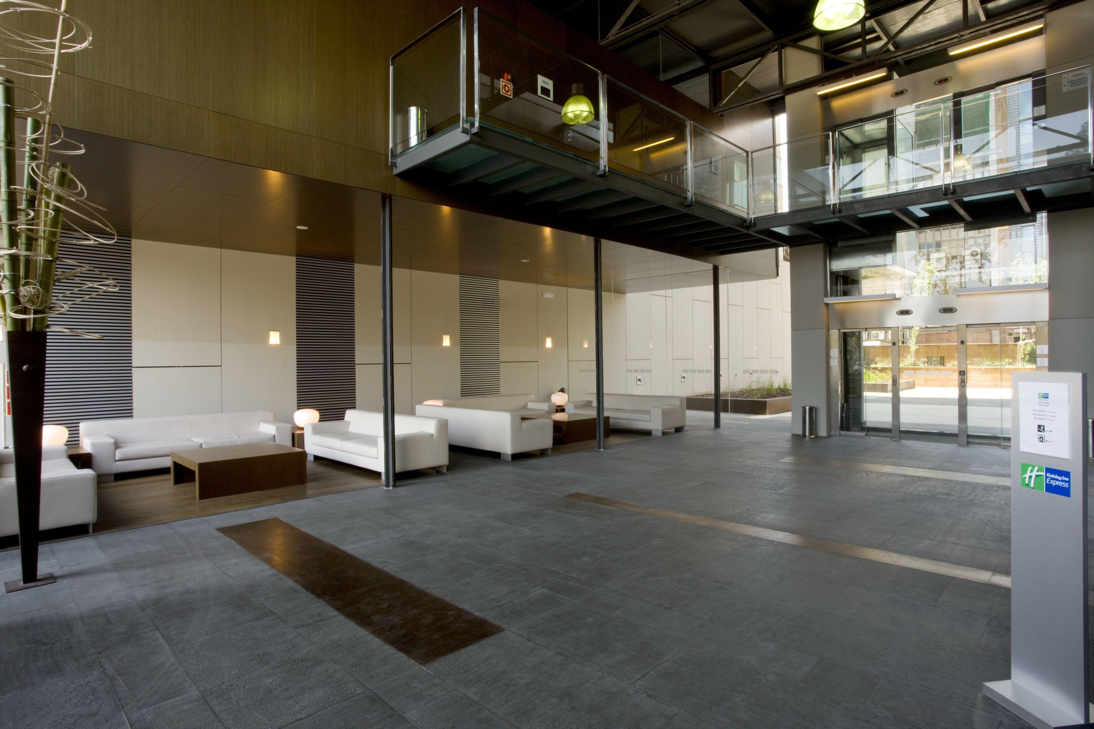 Holiday Inn Express Barcelona City 22@ By Ihg — Photos 1